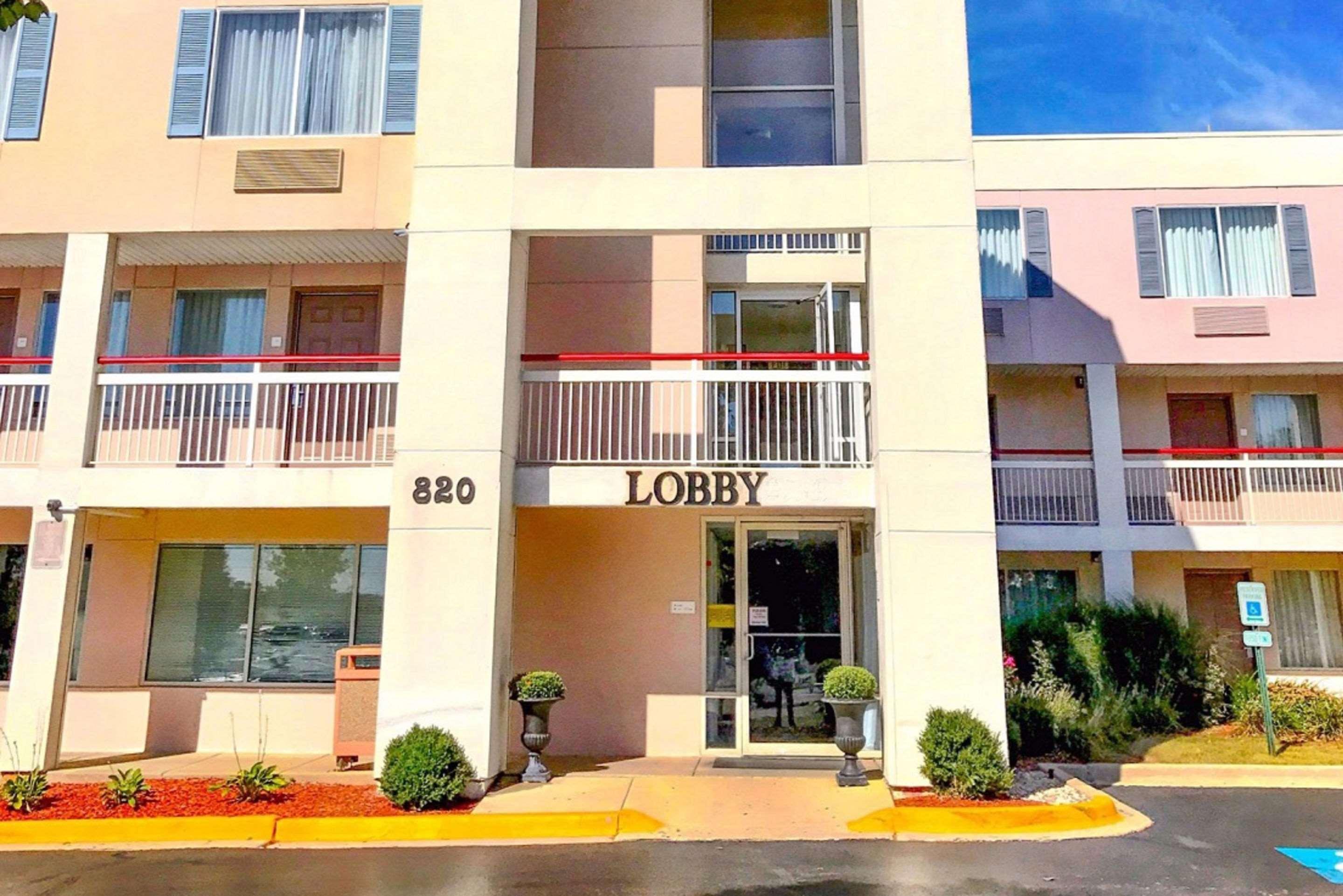 Econo Lodge Willowbrook Luaran gambar
